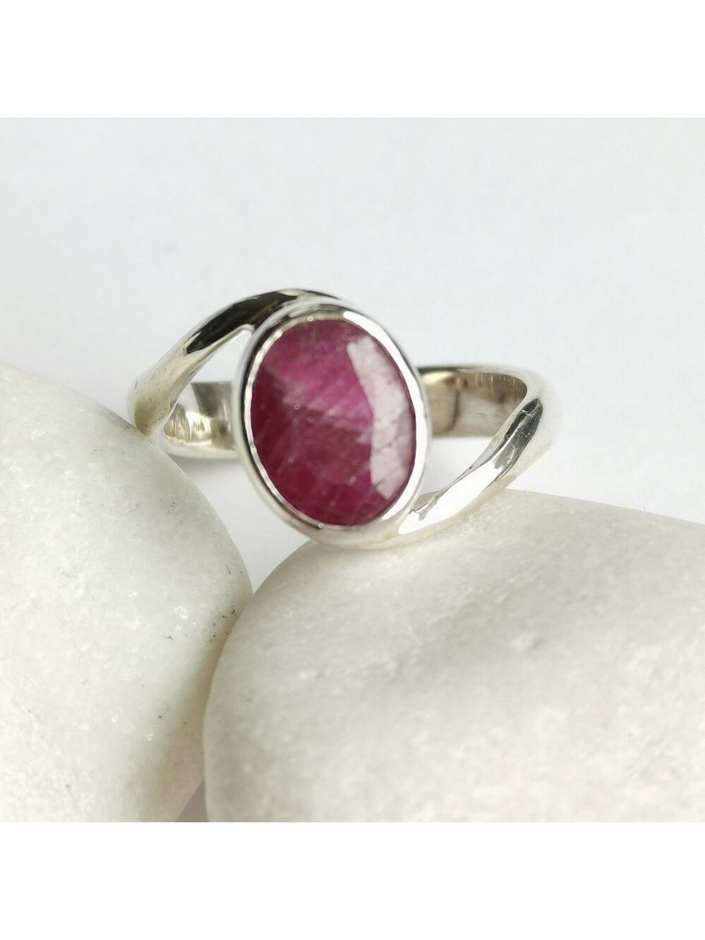 NEW Corundum Ruby gemstone ring in sterling silver size 6.5
